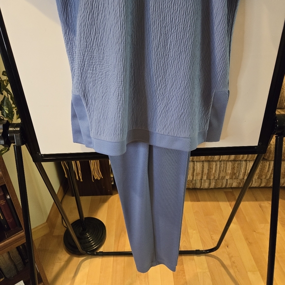Blair Woman's Pantsuit, Blue Pants & Top, Size Small - Picture 9 of 16